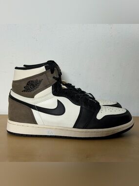 Nike Air Jordan 1 Retro High OG Dark Mocha Sneakers 555088-105 Men’s Size 7.5